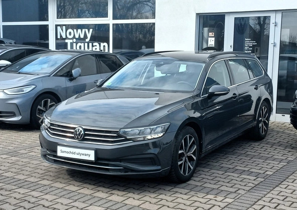 Volkswagen Passat cena 102900 przebieg: 102646, rok produkcji 2020 z Pelplin małe 352